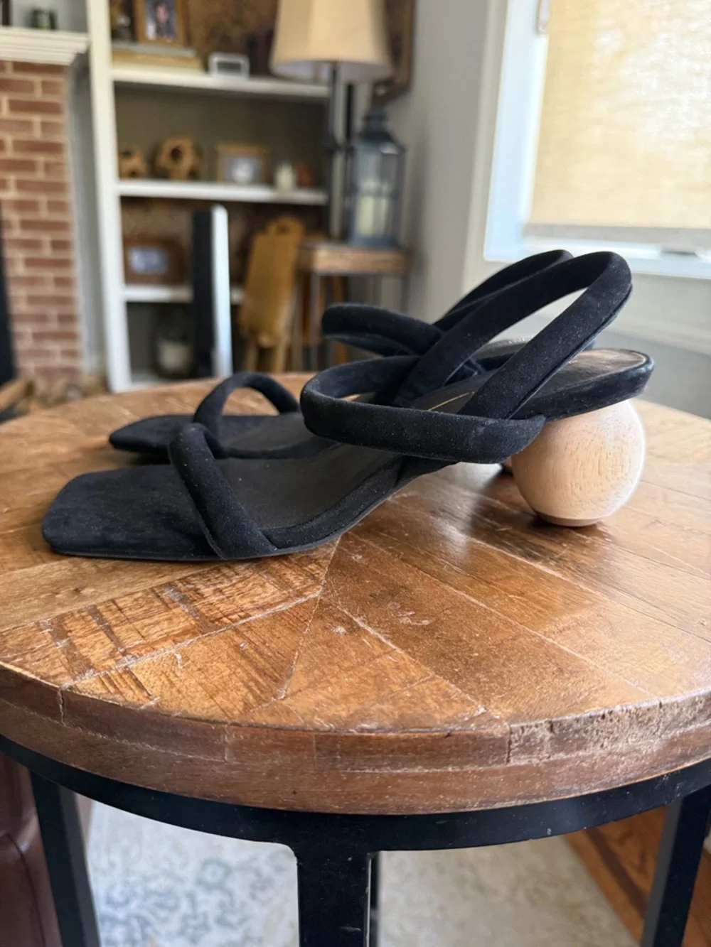 Intentionally Blank Strappy Suede Wood Heel Sandals 8. - Picture 4 of 7